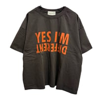 SEVEN SENSE YESロゴTシャツ-  チャコール