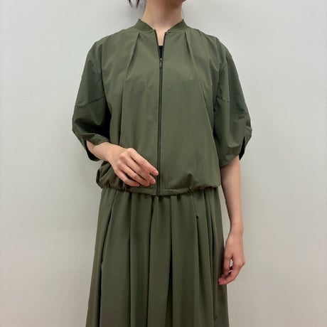 ATELIER SIX ナイロンストレッチ半袖ブルゾン-カーキ