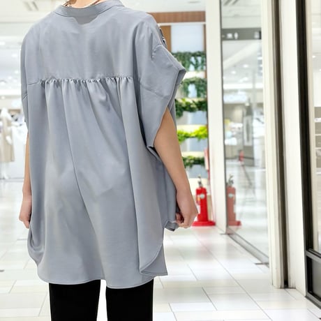 QTUME キーネックフレアブラウス　Blue