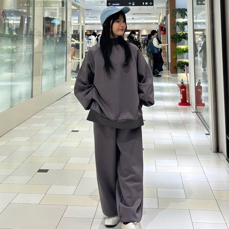 M53. (エムゴーサン) パンプルオーバー　チャコール