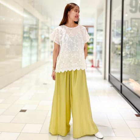 PEINDRE エアリーフラワー立体刺繍トップス　オフホワイト