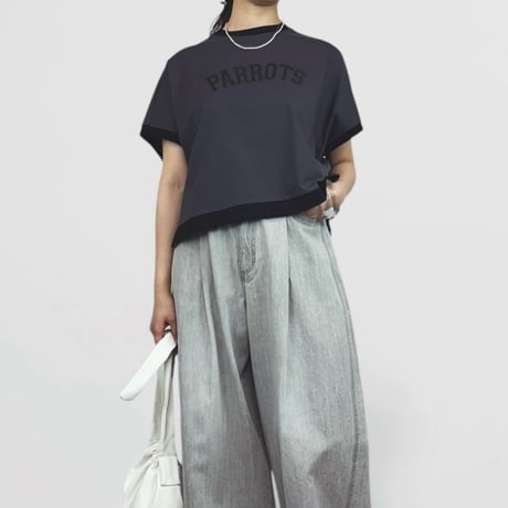 QTUME バイカラー細リブロゴTシャツ-  チャコール