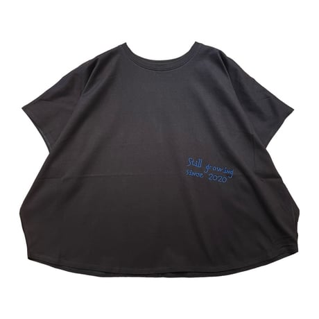NUS 手書き風ロゴ刺繍Tシャツ - チャコール