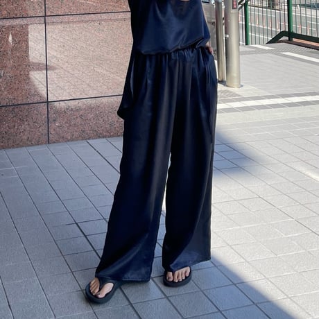 LIROMA アセテートロングワイドパンツ