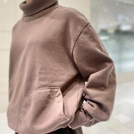 TIGRE BROCANTE ダブルリブタートルスウェット　ブラウンベージュ