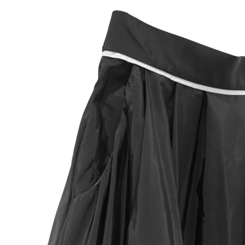 ✨新品タグ付き✨ CLOTH&CROSS 24年バルーンスカート ブラック ✨新品タグ付き✨ CLOTH&CROSS 24年バルーンスカート ブラック