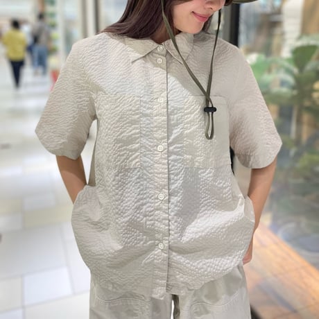 TIGRE BROCANTE ナイロンサッカーシャツ-グレージュ