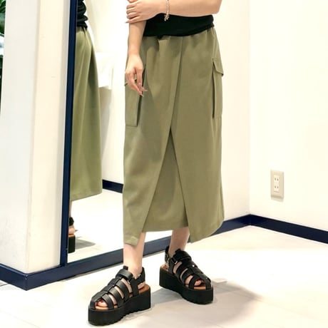 QTUME | カーゴシルエットスカート | 【Khaki】