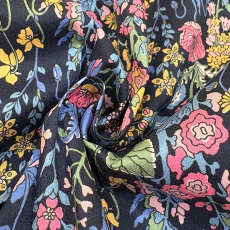 Parkes リバティ "Flowers" フラワーズ 丸襟花柄ブラウス Navy
