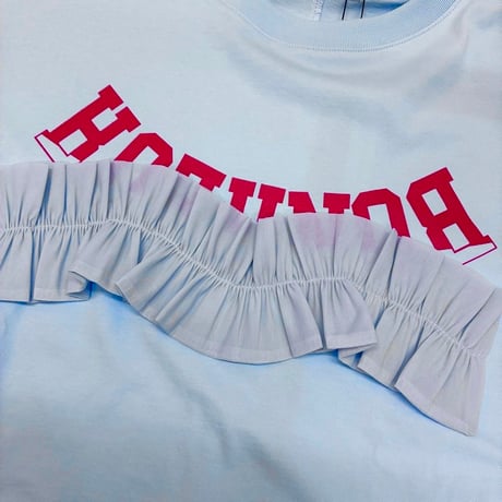 EimeeLaw    ウェーブフリルロゴプリントTシャツ    -  ライトブルー