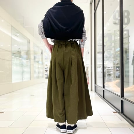 vent blanc スカートライクタックワイドパンツ　カーキ
