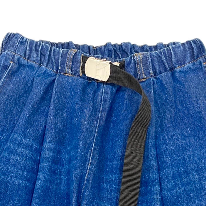 M53. ベルトデニムタックパンツ | grasol Nagasaki Stores
