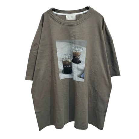 SEVEN SENSE コーヒープリントTシャツ-  カーキ
