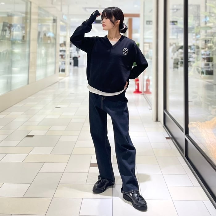 THOMAS MAGPIE トーマスマグパイ \"WH@T\" ニットプルオーバー THOMAS MAGPIE ロゴニットプルオーバー | grasol Nagasaki Stores