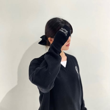 THOMAS MAGPIE Vネックニットプルオーバー ブラック