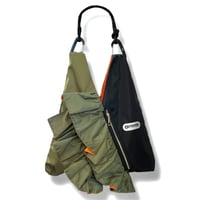 RISLEY   トライアングルフリルバッグ  ブラック×カーキ