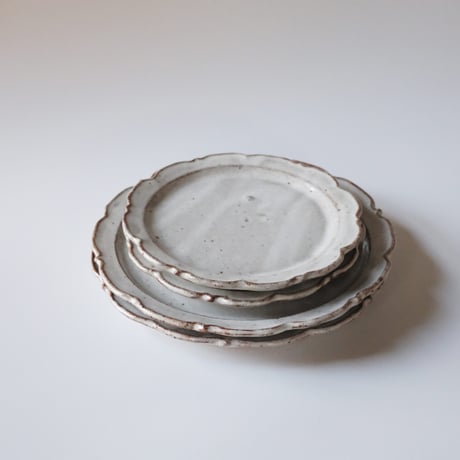 Plate M　輪花中皿