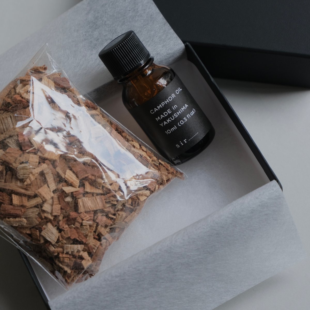 屋久島クスノキオイル 10ml/クスノキチップ BOX SET | sir