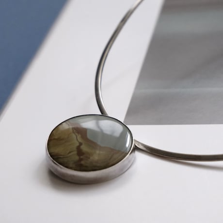 Desert Jasper Round Pendant with Hinged Choker Necklace
