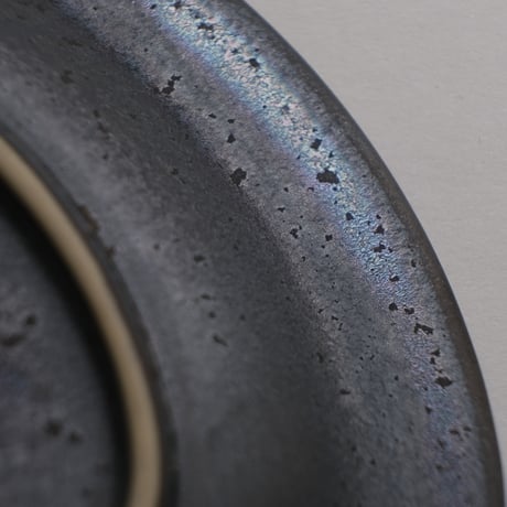 ONE KILN / PEBBLE OVAL PLATE - SS / ASH