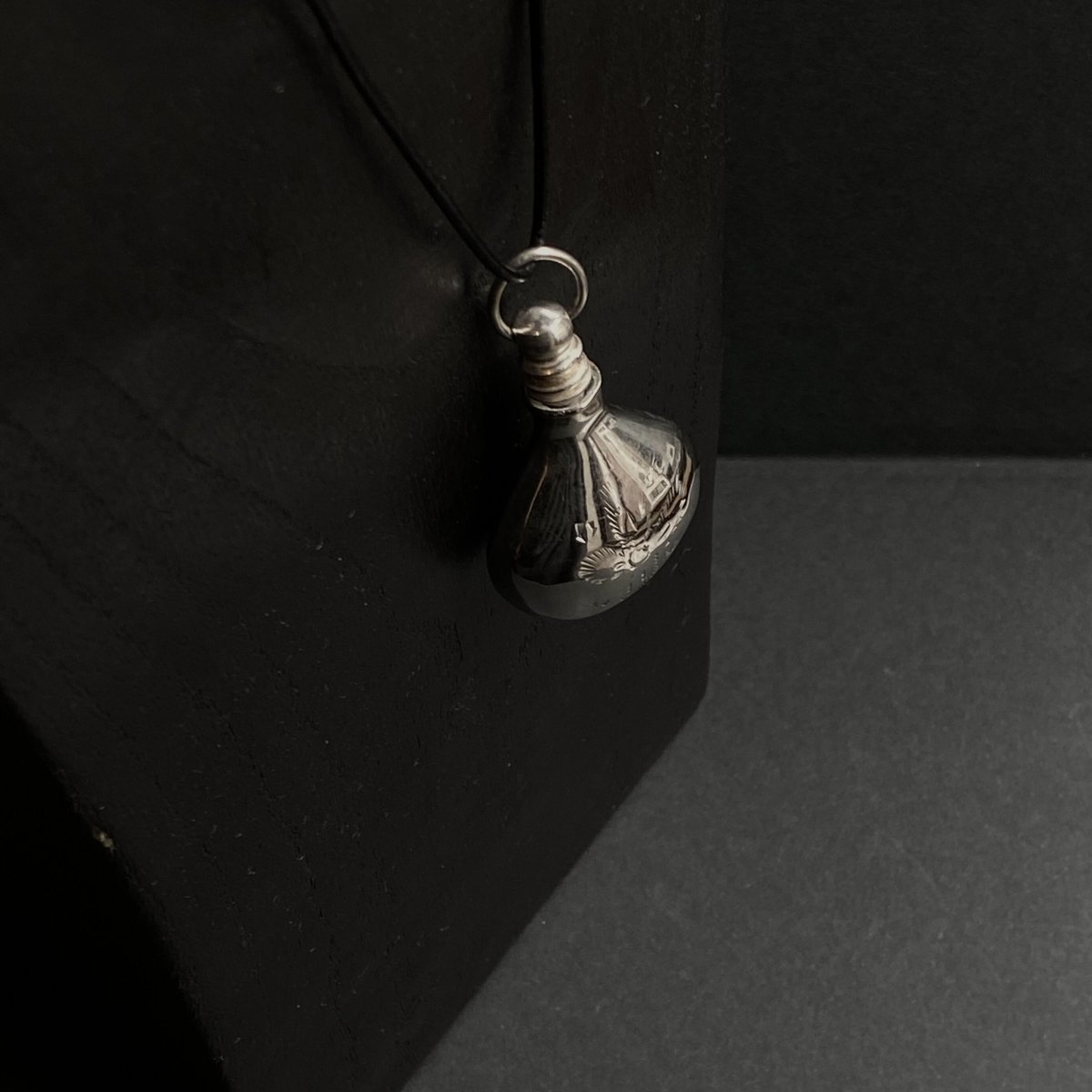 Perfume Bottle necklace 03 | sir