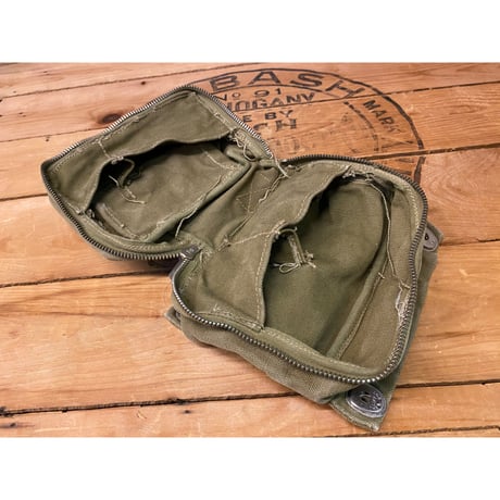 ③1940s U.S.Army Medical Department Canvas Pouch