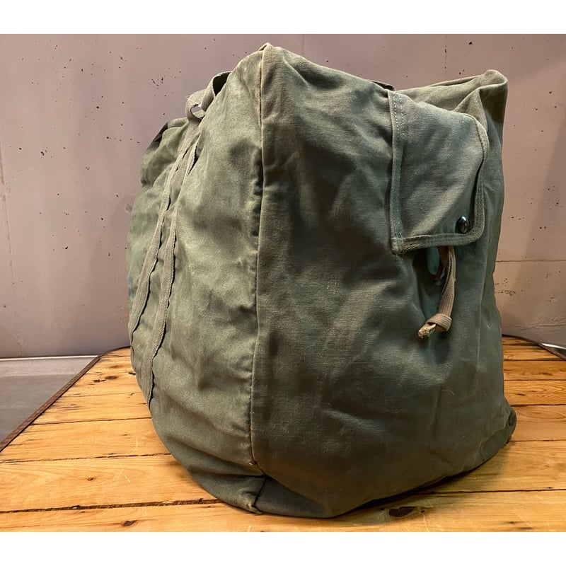 1967 U.S.A.F Aviator Kit Bag | magnets osaka