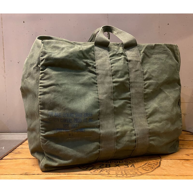 1967 U.S.A.F Aviator Kit Bag | magnets osaka