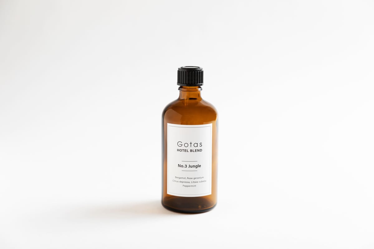 パプア緑タニ沈香オイル2.5ml【3.0mlボトル使用】 fit=scale-down,w=1200