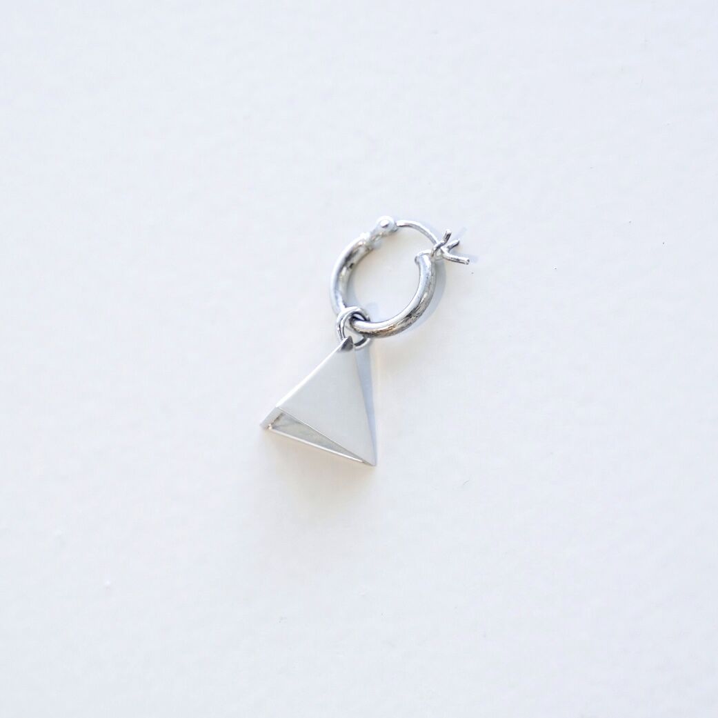 Triangular pyramid pierce | YohKi