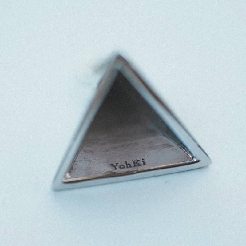 Triangular pyramid pierce | YohKi