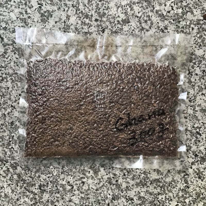 手剥き大粒カカオニブ 300g | 石挽カカオ issai