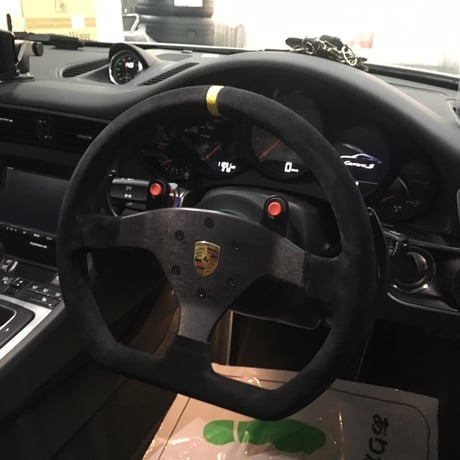ポルシェモータースポーツ純正991CUPカー用ステアリング　エンブレム付