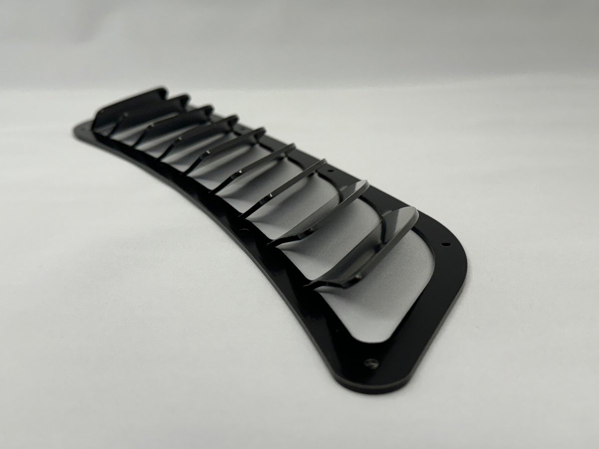 プラン グレー 鏡面仕上げ フロント材(944X 594×18㎜)×5枚 汎用 アルミ製フロントフェンダー用エアベント | クレフモータースポーツ