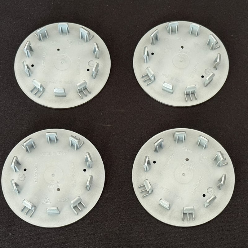 ポルシェ純正 981/718ケイマンGT4用ホイールセンターキャップ 新品 4個