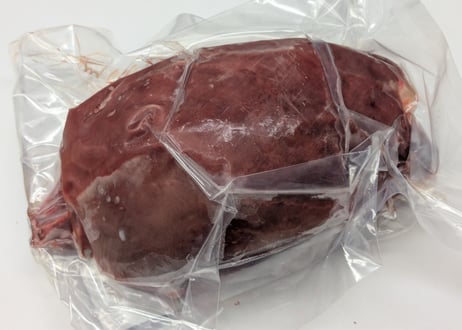 野生の鹿肉　モモ（シンタマ）651g~700g【冷凍】