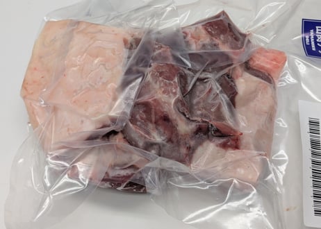 野生の猪肉　脂あり切り落とし550gメス【冷凍】