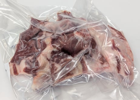 野生の猪肉　脂あり切り落とし450gメス【冷凍】