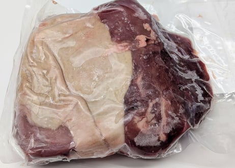 【セール品】野生の猪肉　皮つき仔猪切り落とし【冷凍】