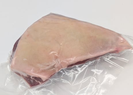 【セール品】野生の猪肉　皮つき仔猪カタ【冷凍】