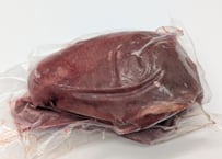 野生の鹿肉　モモ（シンタマ）501g~550g【冷凍】