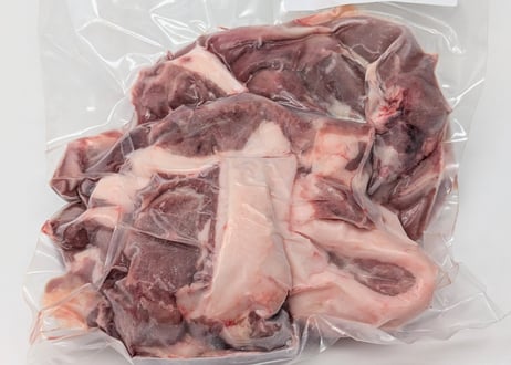 野生の猪肉　脂あり切り落とし800gメス【冷凍】