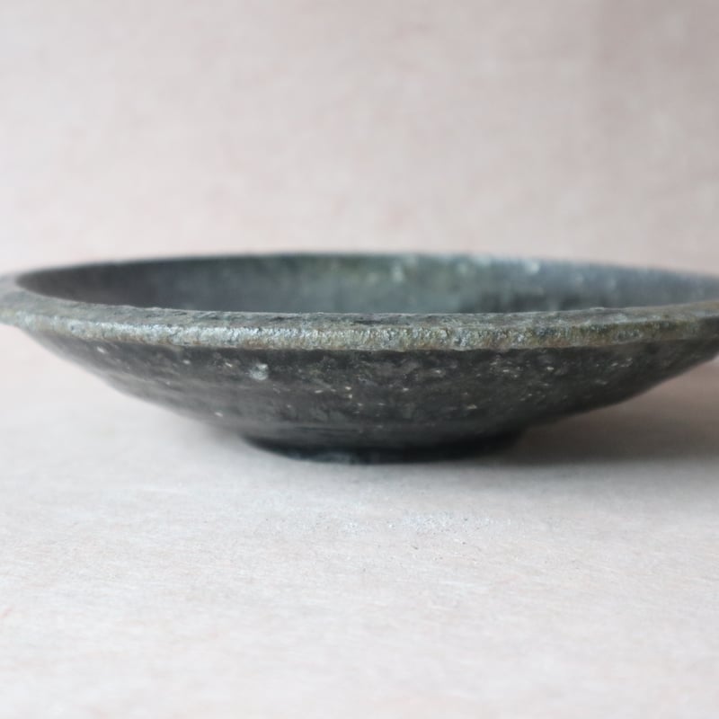 黒掛石皿 023 | 桃居 online 展覧会