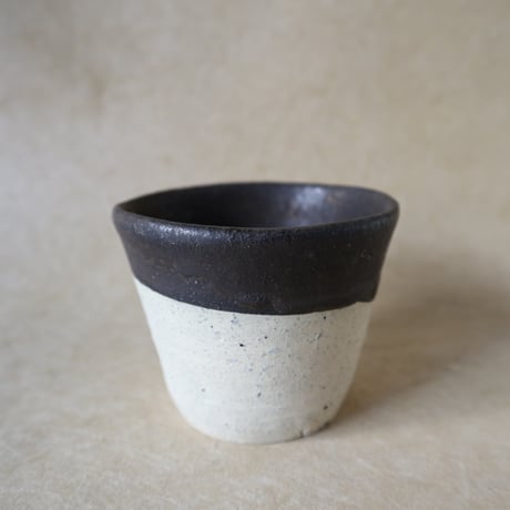 岩田圭介 *黒泥彩片口*陶器 岩田圭介 泥彩 片口 | ぶどうのたね