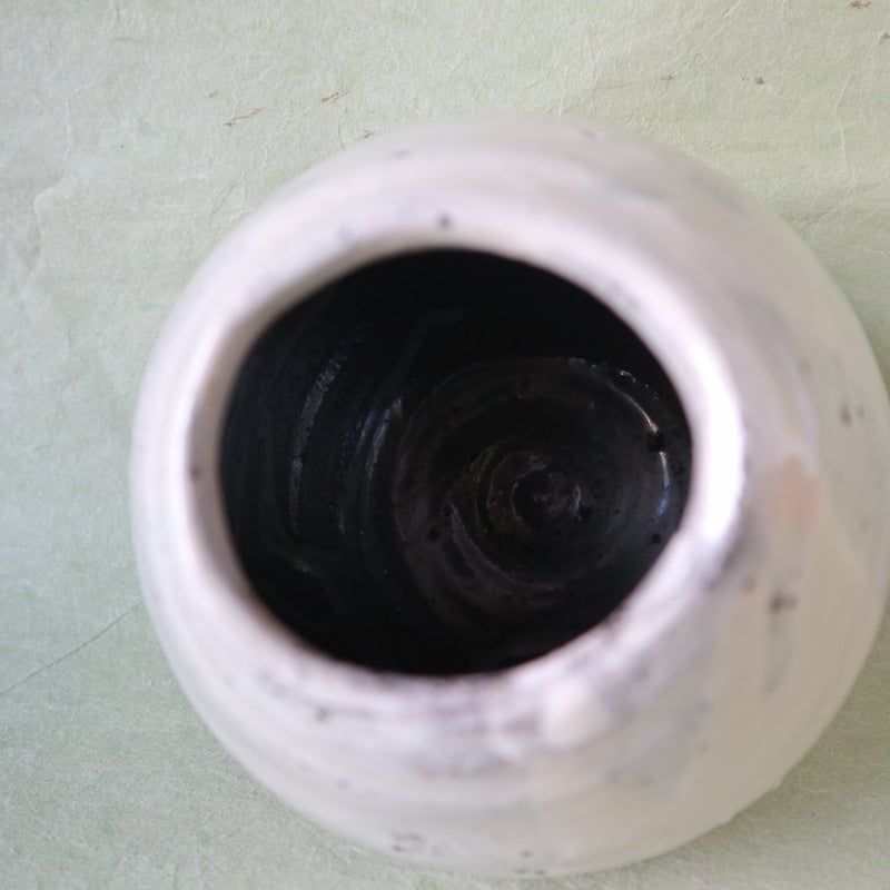 川淵直樹 粉引壺 012 | 桃居 online 展覧会