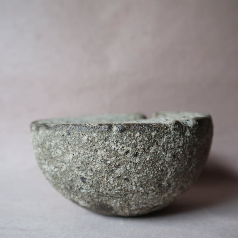 白灰化粧半球型花器 048 | 桃居 online 展覧会