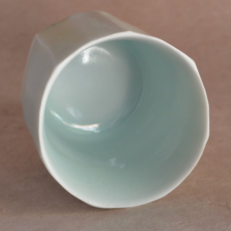 窯変白磁 面取筒碗 T018 | 桃居 online 展覧会