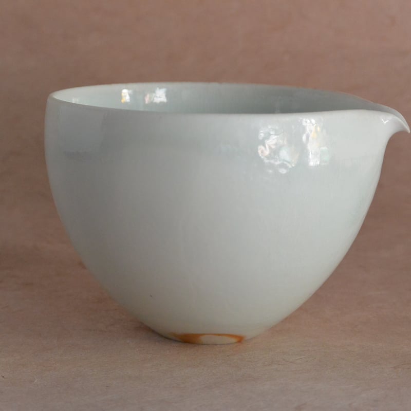 窯変白磁 片口 T022 | 桃居 online 展覧会