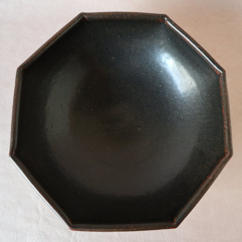 黒釉八角鉢 035 | 桃居 online 展覧会