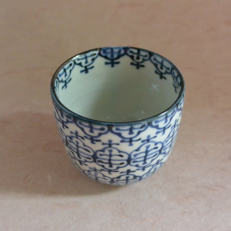 染付瓔珞文ぐい吞 043 | 桃居 online 展覧会